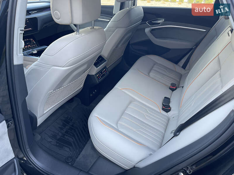 Позашляховик / Кросовер Audi e-tron 2019 в Луцьку