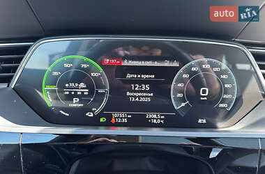 Позашляховик / Кросовер Audi e-tron 2019 в 
