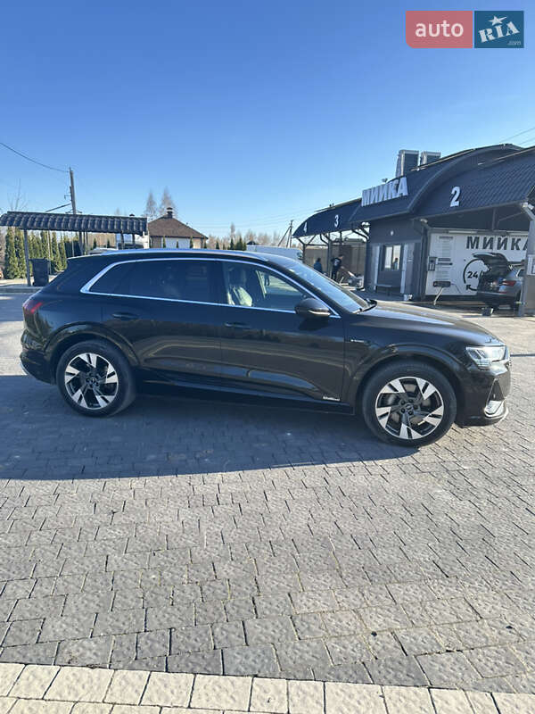 Позашляховик / Кросовер Audi e-tron 2021 в Тернополі фото 40 Позашляховик / Кросовер Audi e-tron 2021 в Тернополі
