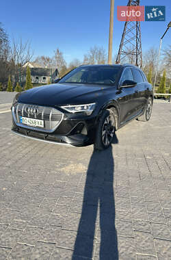 Внедорожник / Кроссовер Audi e-tron 2021 в 