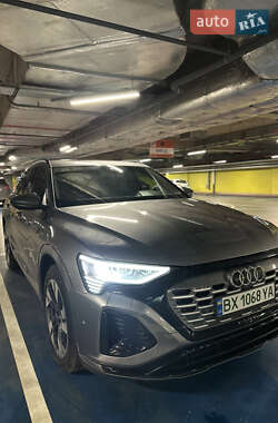 Позашляховик / Кросовер Audi e-tron 2021 в 
