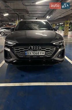 Позашляховик / Кросовер Audi e-tron 2021 в 
