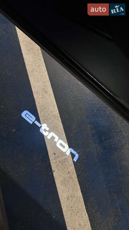 Внедорожник / Кроссовер Audi e-tron 2021 в Луцке