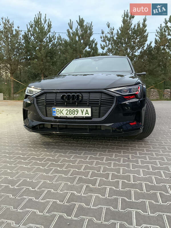 Внедорожник / Кроссовер Audi e-tron 2019 в Ровно