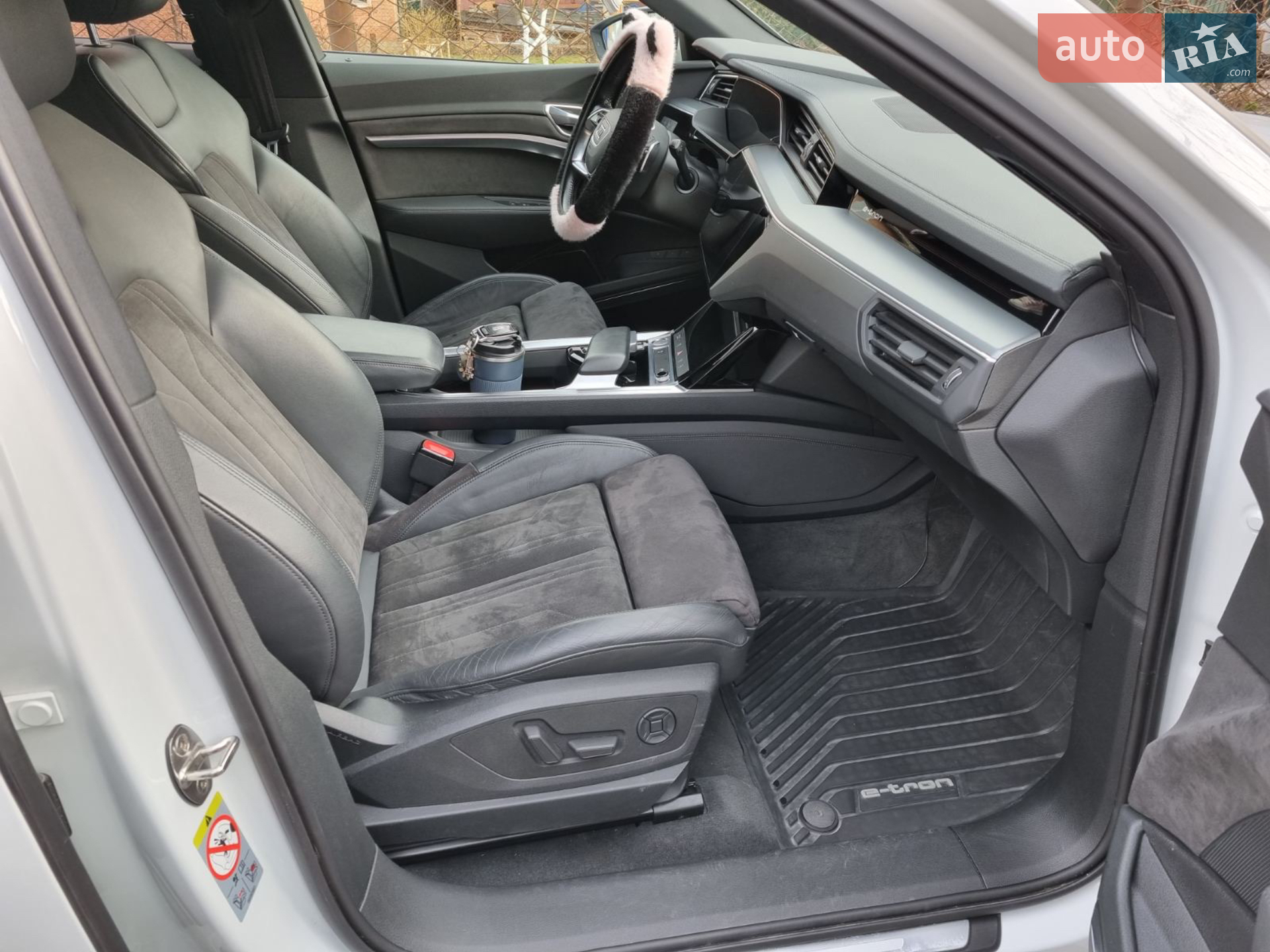 2019 Audi e-tron - мініатюра 25