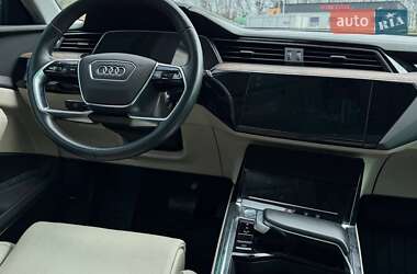 Внедорожник / Кроссовер Audi e-tron 2019 в 