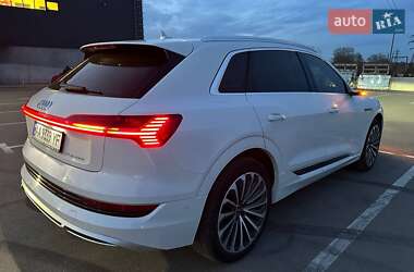 Внедорожник / Кроссовер Audi e-tron 2020 в 