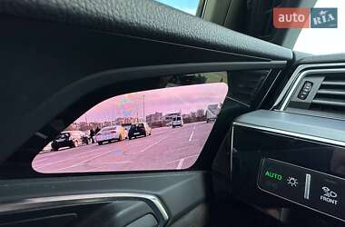 Внедорожник / Кроссовер Audi e-tron 2020 в 