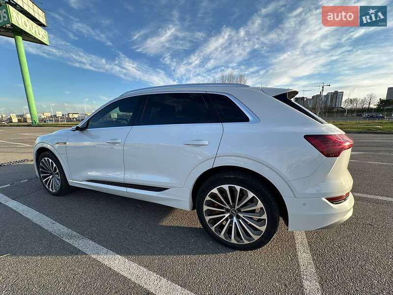 Внедорожник / Кроссовер Audi e-tron 2020 в Киеве