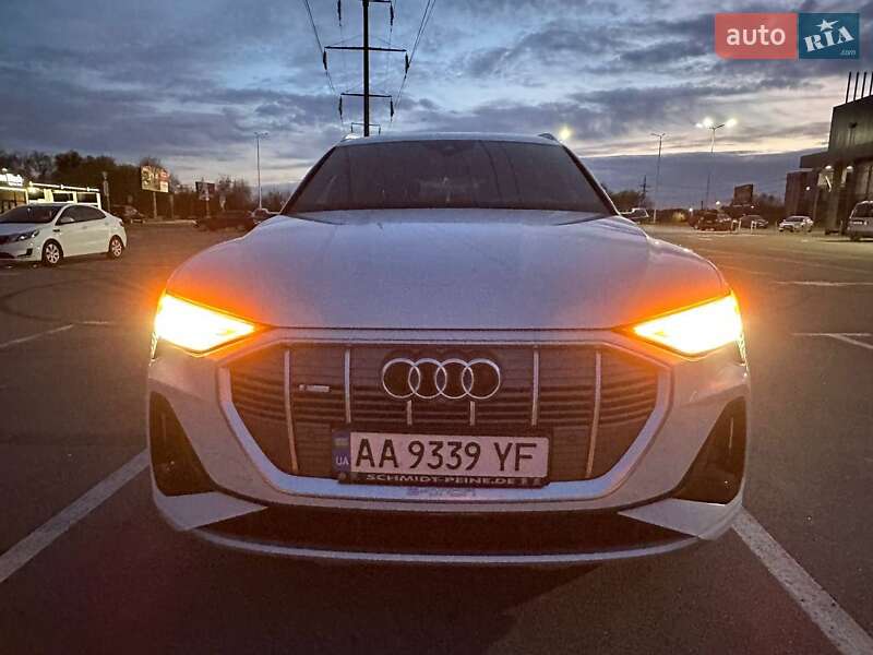 Внедорожник / Кроссовер Audi e-tron 2020 в Киеве