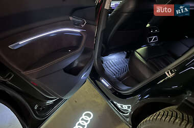 Внедорожник / Кроссовер Audi e-tron 2019 в 