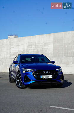 Внедорожник / Кроссовер Audi e-tron 2021 в 