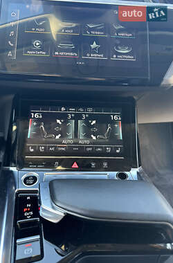 Внедорожник / Кроссовер Audi e-tron 2020 в 