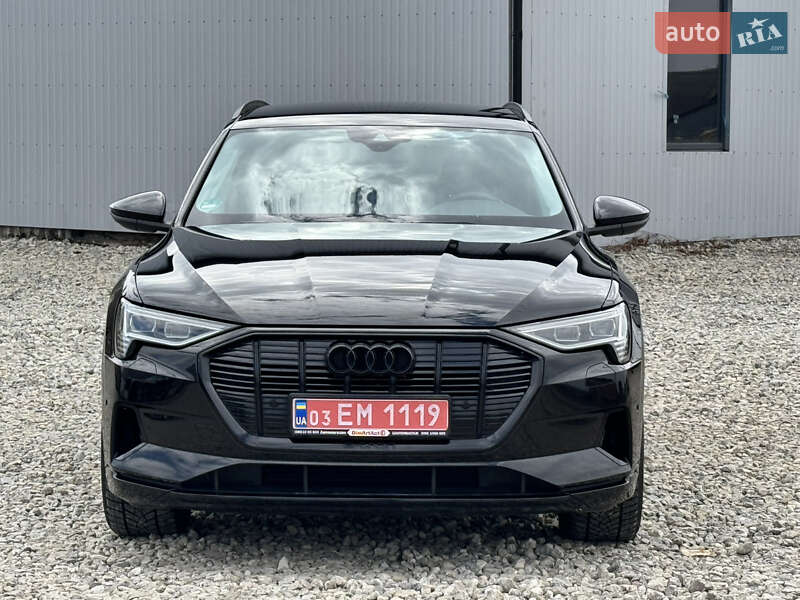 Внедорожник / Кроссовер Audi e-tron 2019 в 