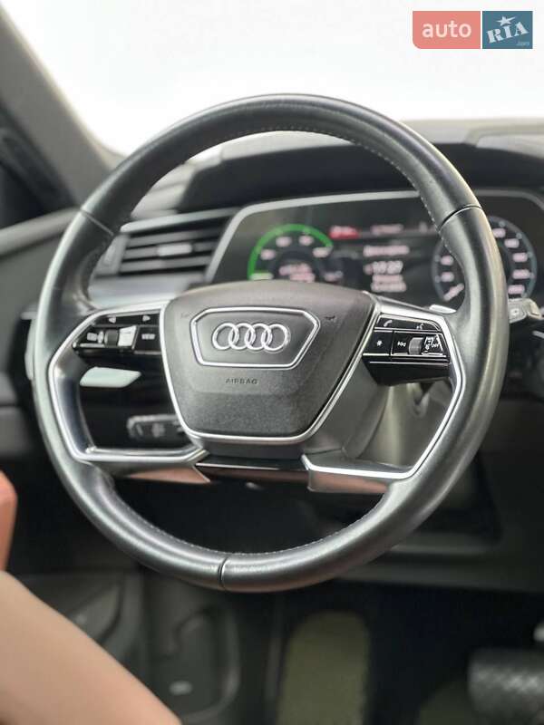 Внедорожник / Кроссовер Audi e-tron 2019 в Киеве