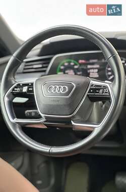 Внедорожник / Кроссовер Audi e-tron 2019 в 