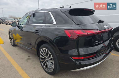 Внедорожник / Кроссовер Audi e-tron 2019 в 