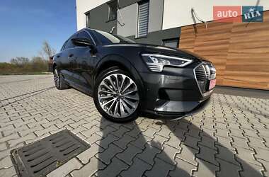 Внедорожник / Кроссовер Audi e-tron 2020 в 