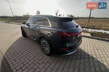 Внедорожник / Кроссовер Audi e-tron 2020 в 
