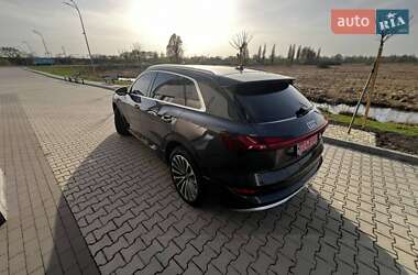 Внедорожник / Кроссовер Audi e-tron 2020 в 