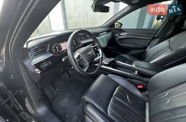 Внедорожник / Кроссовер Audi e-tron 2020 в 
