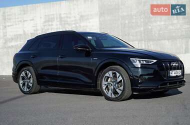 Внедорожник / Кроссовер Audi e-tron 2020 в 