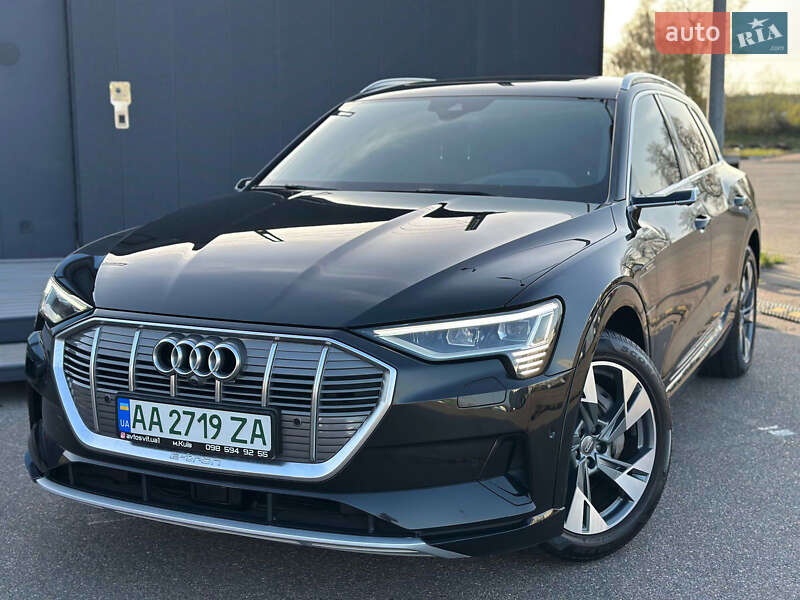 Внедорожник / Кроссовер Audi e-tron 2019 в Киеве