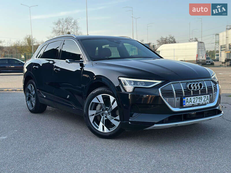 Внедорожник / Кроссовер Audi e-tron 2019 в Киеве