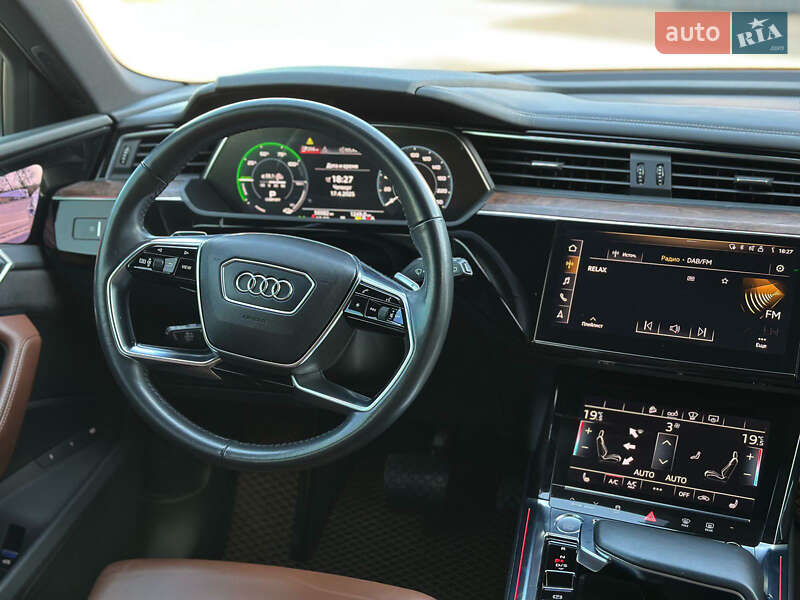 Внедорожник / Кроссовер Audi e-tron 2019 в Киеве