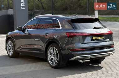 Внедорожник / Кроссовер Audi e-tron 2020 в 