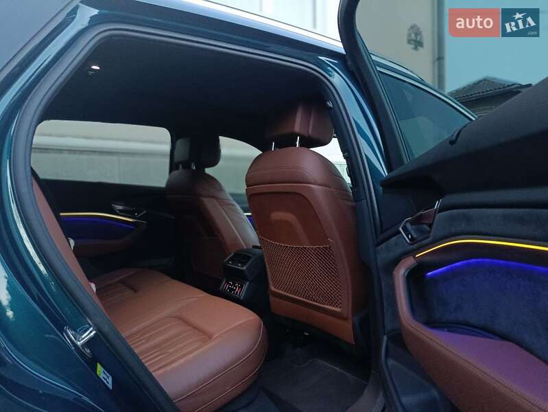 Внедорожник / Кроссовер Audi e-tron 2019 в Тернополе