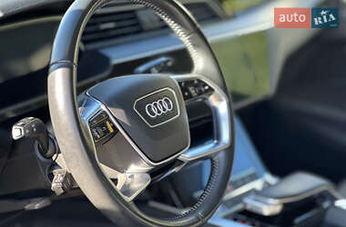 Внедорожник / Кроссовер Audi e-tron 2020 в 