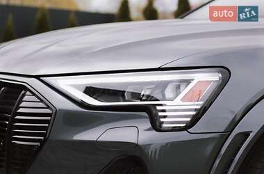 Внедорожник / Кроссовер Audi e-tron 2022 в 
