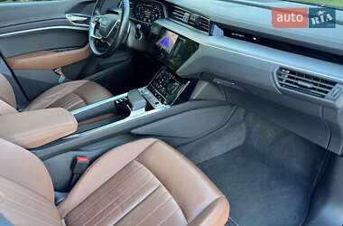 Внедорожник / Кроссовер Audi e-tron 2019 в 