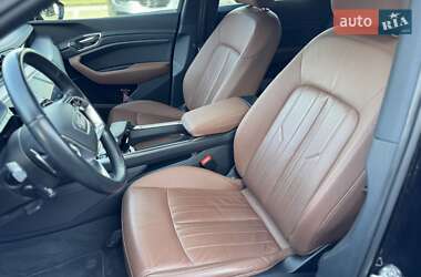 Внедорожник / Кроссовер Audi e-tron 2019 в 