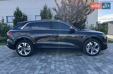 Внедорожник / Кроссовер Audi e-tron 2019 в 