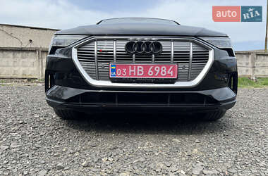 Внедорожник / Кроссовер Audi e-tron 2022 в 