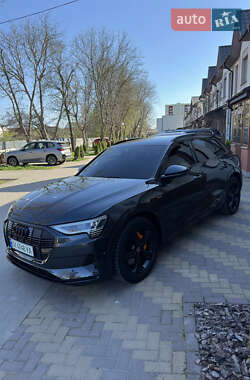 Внедорожник / Кроссовер Audi e-tron 2021 в 