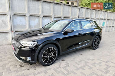 Внедорожник / Кроссовер Audi e-tron 2020 в 