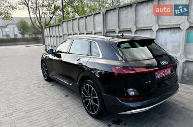 Внедорожник / Кроссовер Audi e-tron 2020 в 