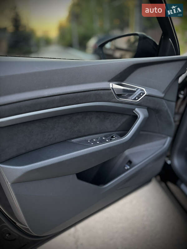 Внедорожник / Кроссовер Audi e-tron 2022 в Кривом Роге