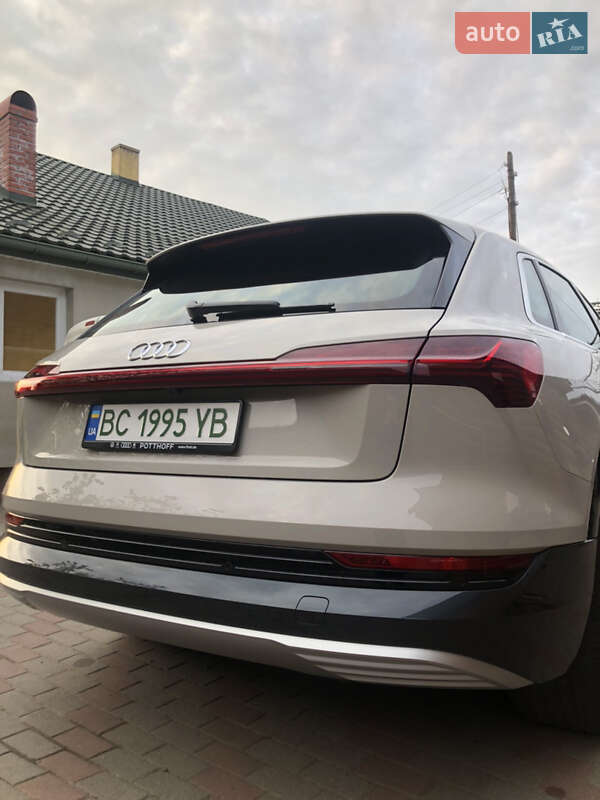 Позашляховик / Кросовер Audi e-tron 2021 в Шептицькому