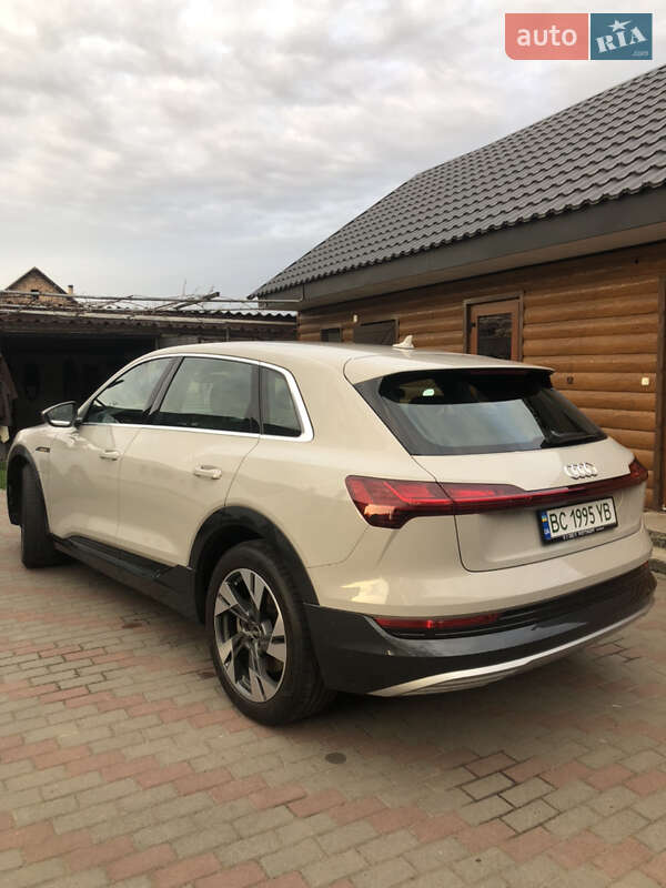 Позашляховик / Кросовер Audi e-tron 2021 в Шептицькому