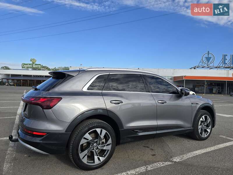 Внедорожник / Кроссовер Audi e-tron 2020 в Ужгороде