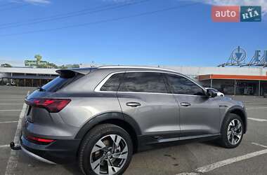 Внедорожник / Кроссовер Audi e-tron 2020 в 