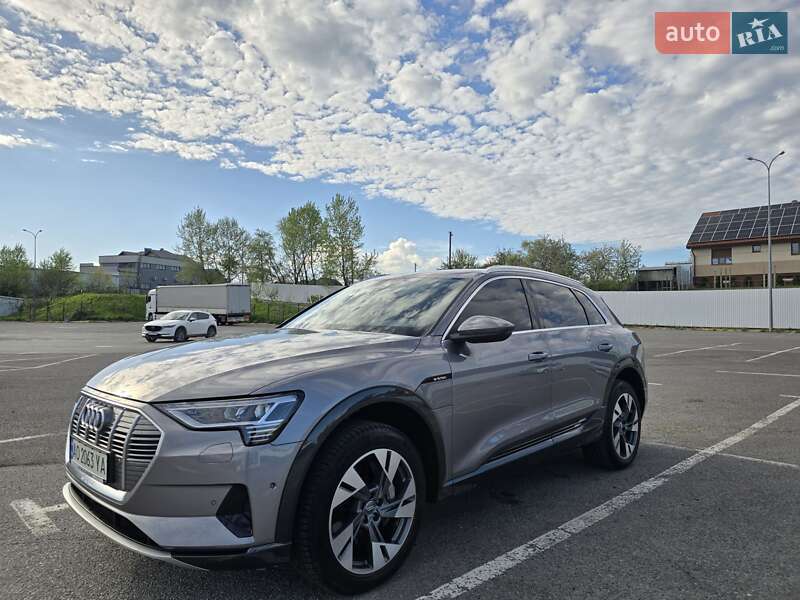 Позашляховик / Кросовер Audi e-tron 2020 в Ужгороді