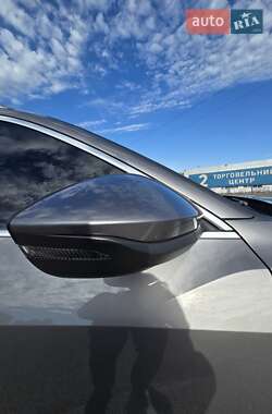 Внедорожник / Кроссовер Audi e-tron 2020 в 