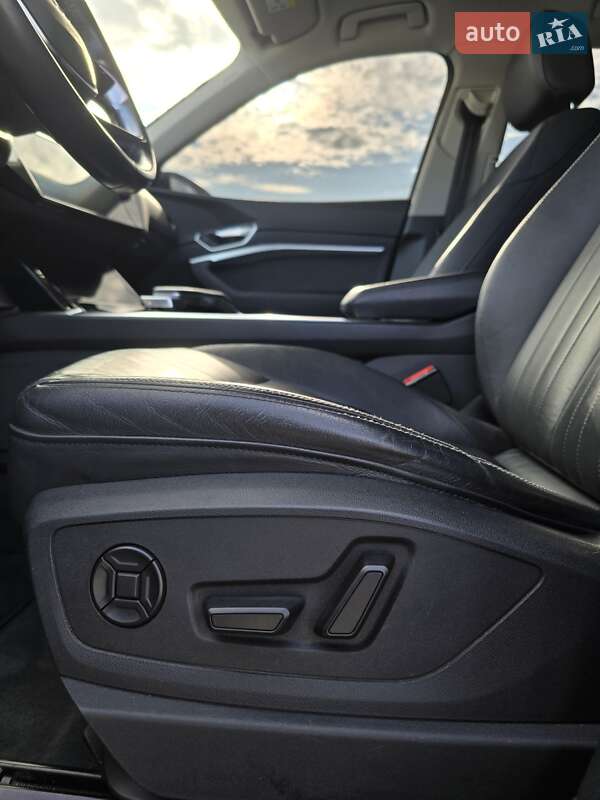 Позашляховик / Кросовер Audi e-tron 2020 в Ужгороді