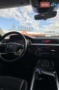 Внедорожник / Кроссовер Audi e-tron 2020 в 