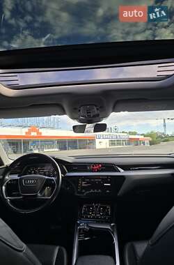 Внедорожник / Кроссовер Audi e-tron 2020 в 